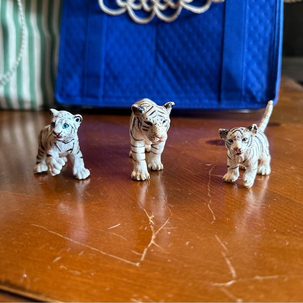 Vintage Schleich White Tiger & Cubs Figurines Toy Animals - Picture 5 of 9